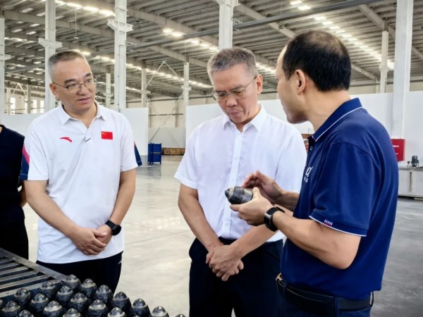 市委書(shū)記曹慧泉蒞臨信達(dá)調(diào)研，高度肯定公司“專精特新”發(fā)展之路